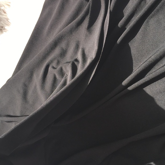 🦅Gorgeous black CACHE strapless flounce top - Picture 6 of 8